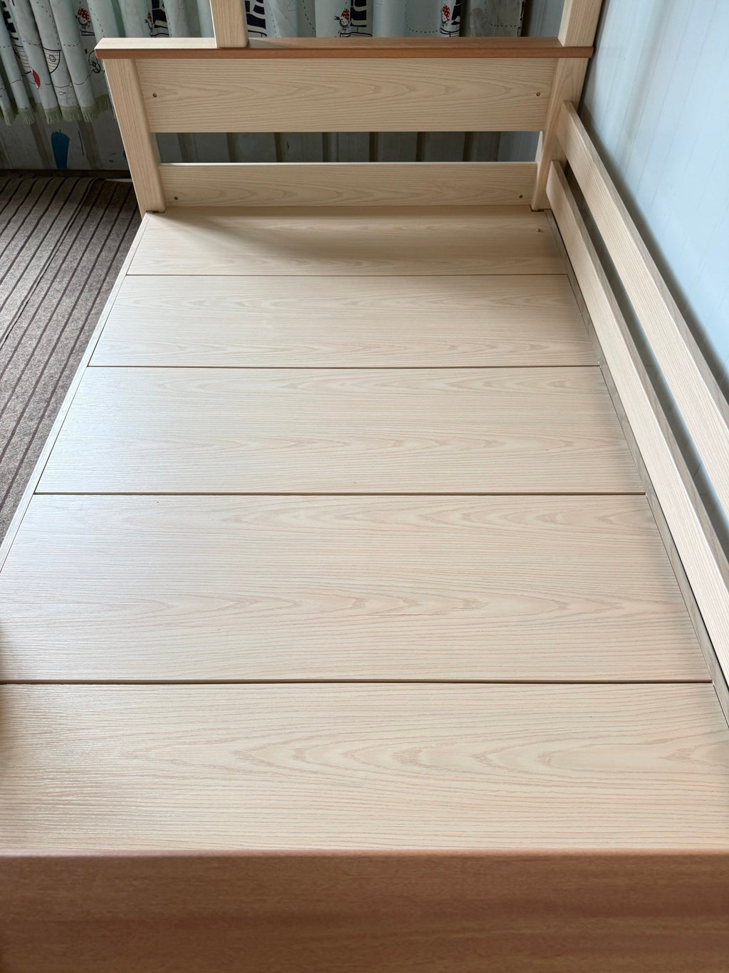 ANJU Wooden Bunk Bed with Round Disc and Porthole Details