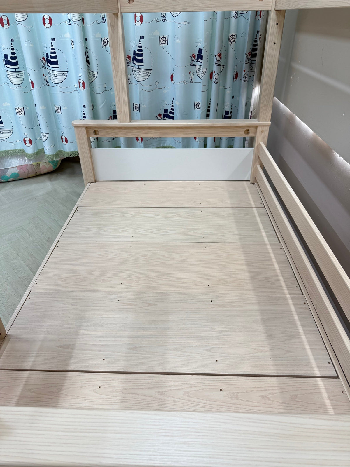 ANJU Windmill Wooden Bunk Bed with Pink Trim